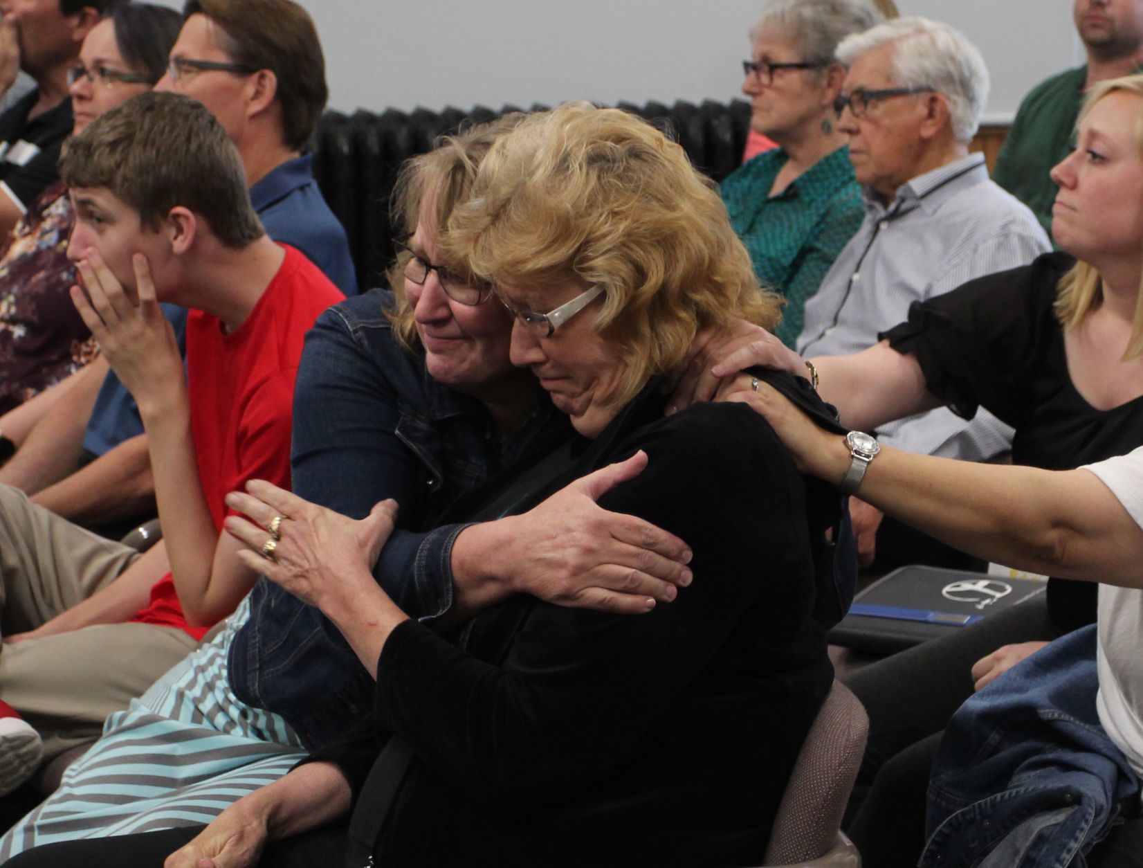 072519jr-fullhart-mom-react
